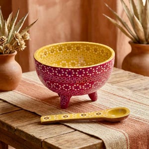 Hand-Painted Large Salsa & Guacamole Capula Tripod Bowl w/ Spoon