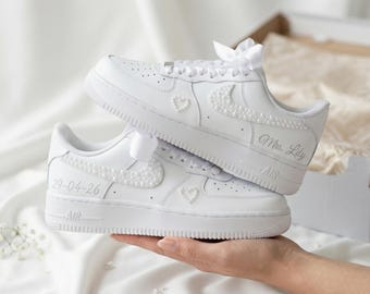 Personalized Pearl & Lace Wedding Sneakers – Custom Bridal Shoes with Elegant Lace and Pearls