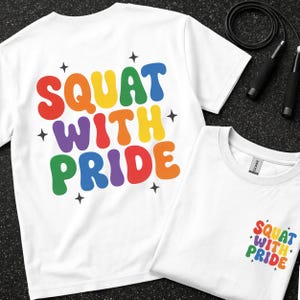 Squat with Pride Gym Shirt - Vorder- und Rückseite Regenbogen Print Positive Vibes Fitness T-Shirt Gewichtheben Shirts Workout T-Shirt - Baumwolle Gym Top