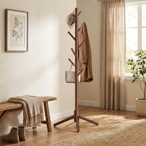 Puede incluir: Un juego de tres tazas de cerámica con un acabado mate moteado. Las tazas son de color crema, gris claro y gris oscuro. Cada taza tiene un diseño simple y minimalista, ideal para café o té.