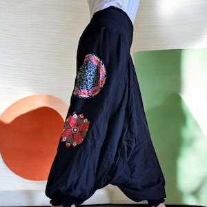 Svarta haremsbyxor, 100 % bomull, dam-, herr-, hippie-, harem-, boho-, löst sittande, baggybyxor, en storlek passar storlekarna 36-42 (franska storlekar), mandala