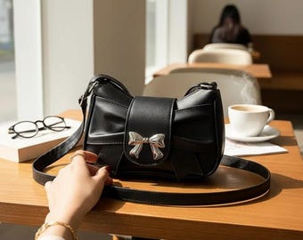 Süße Bogen-Leder-Unterarmtasche für Frauen, kleine Umhängetasche, modische einfarbige Kupplungs-Handtasche, bewegliche Damen-quadratische Tote