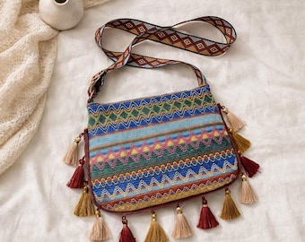 Boho Tassel Crossbody Bag, Handwoven Ethnic Shoulder Bag, Hippie Sling Purse, Vintage Women’s Handbag, Festival Bohemian Bag