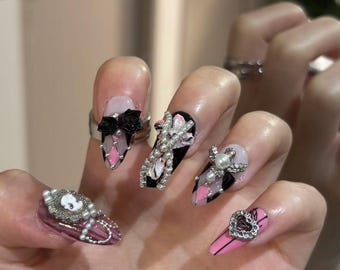 Rosa Schwarz Rose Perle Drücken Sie auf die Nägel, Y2K Gothic Mandel Gefälschte Nägel, Vintage 3D Floral Nail Art für trendigen Street Style