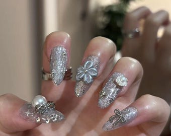 Silber Glitter Perle Bogen Drücken Sie auf die Nägel, Minimalist Elegant Mandel Gefälschte Nägel, Einfache Bling Handgemachte Nagelkunst für Täglich