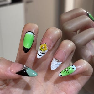 Pastel Sage Green Color Block Press On Nails, Almond Hand Painted Yellow Flower Silver Line Fake Nails, Fresh Casual Handmade False Nails