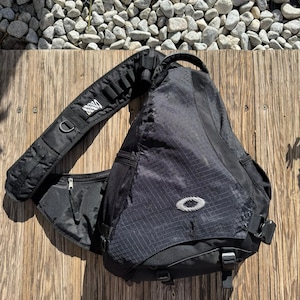 vintage oakley ショルダーバック Vintage Oakley Sling Bag - Etsy