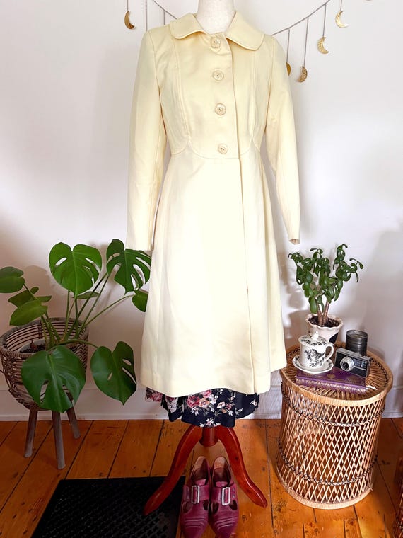 Trench vintage anni '60 Giacca primaverile giallo burro mod