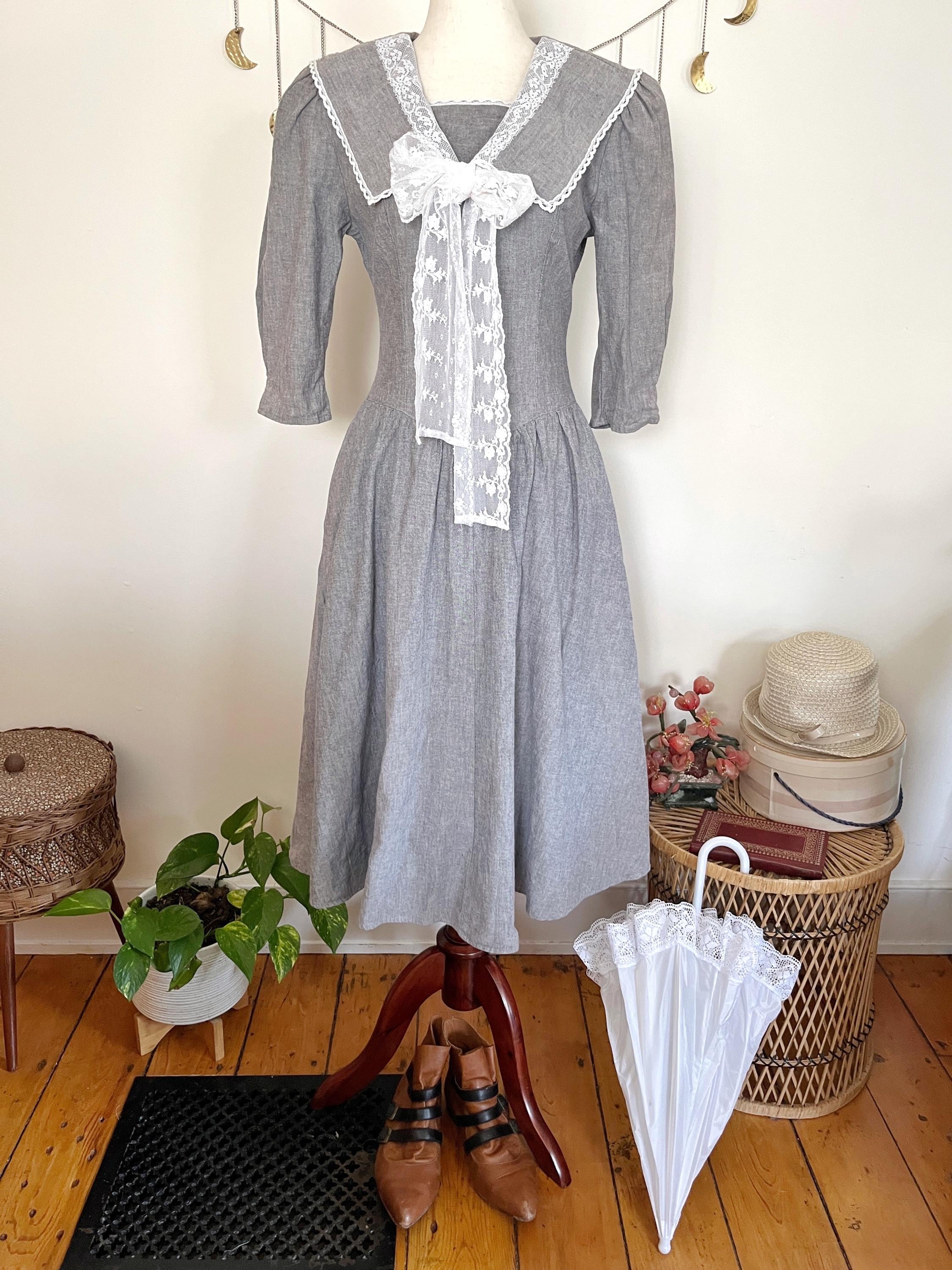 Abito con colletto alla marinara Italia