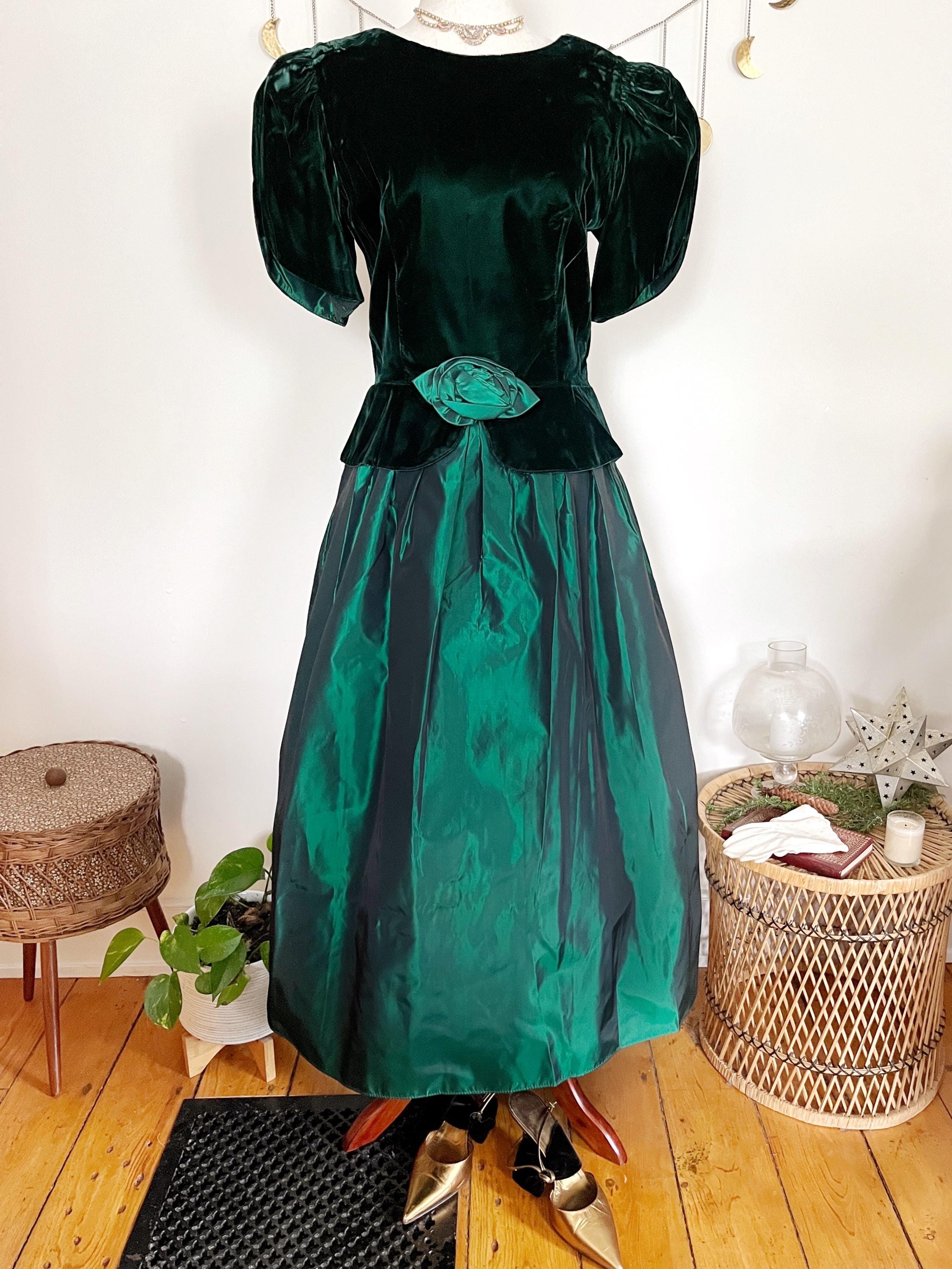 green velvet retro dress Sherri Velvet Vintage style Dress Green Vintage Dress main image 1