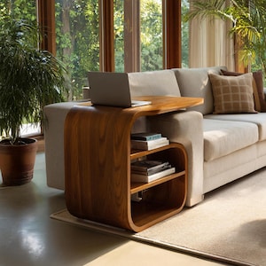 Rustikaler Beistelltisch für Schlafzimmer Bauernhaus Sofatisch Massivholz Schlafzimmertisch Unikat Wohndeko