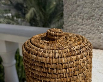 Panier en feuilles de yucca