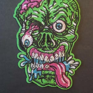 Parche bordado de monstruo zombi / Parche de terror mutante verde / Parche de ojo espeluznante para coser / Aplique para chaqueta o mochila punk