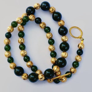 Collier de jade, Perles de jade graduées, Collier de perles de jade et d&#39;or, Collier de perles semi-précieuses, Bijoux en perles de pierres précieuses, Collier vert