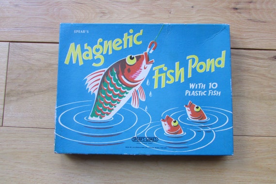 Vintage Spear's Magnetic Fish Pond With 10 Plastic Fish Made in