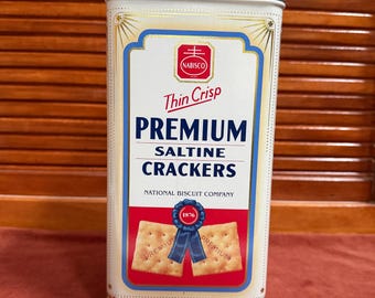 Vintage Nabisco saltine cracker tin