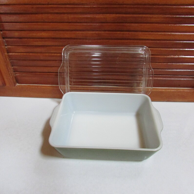 Pyrex Green 1.5 Quart Casserole with Lid