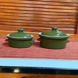 Vintage pair of Hall Pottery Co stoneware casserole dishes