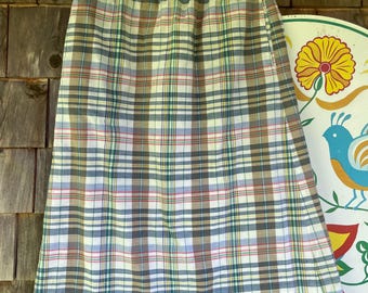 Vintage 80s madras skirt a-line with hip pockets and a center back zipper and button closure by Gordon of Philadelphia small