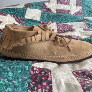 Vintage 80s moccasins in natural suede by Quoddy in size 10 unworn