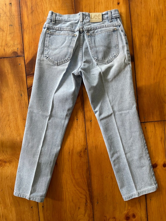 Vintage 80s Lee jeans straight leg light wash hem… - image 2