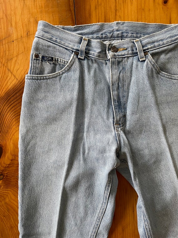 Vintage 80s Lee jeans straight leg light wash hem… - image 6