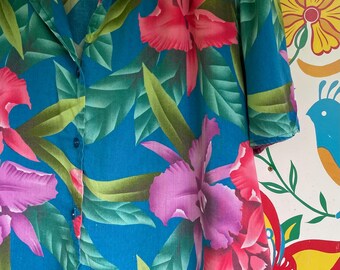 Vintage 80s Hawaiian shirt rayon buttondown by That’s What of California flowers