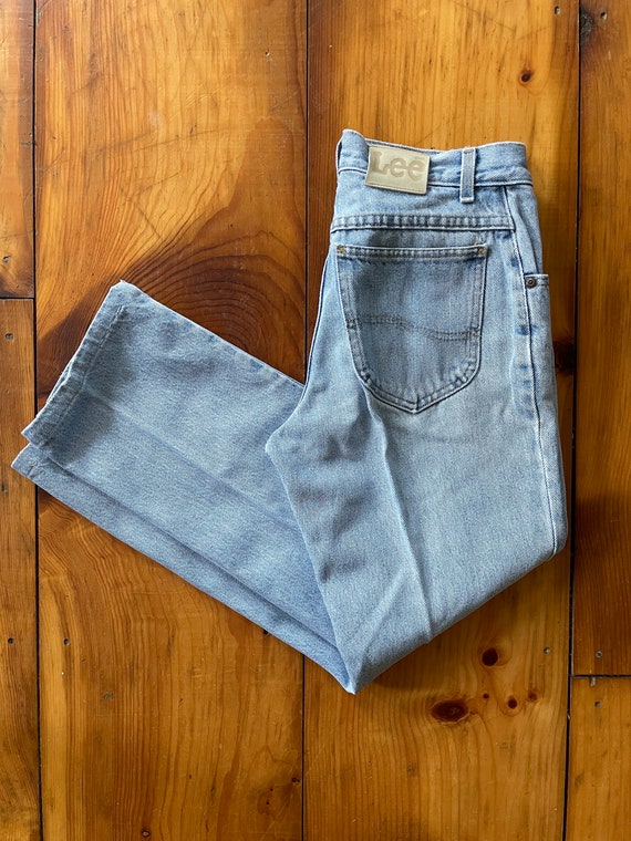 Vintage 80s Lee jeans straight leg light wash hem… - image 1
