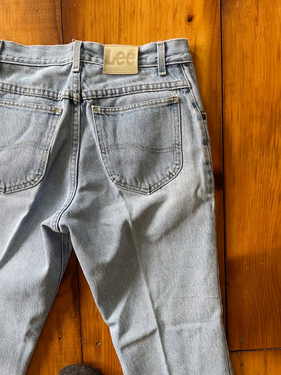 Vintage 80s Lee jeans straight leg light wash hem… - image 3