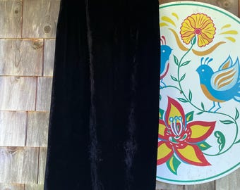 Vintage 40s black velvet pencil skirt side zipper short kick pleat
