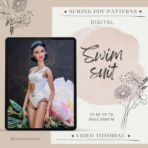 Könnte beinhalten: Werbung für digitale Schnittmuster, mit einer Puppe in einem weißen Badeanzug. Das Bild enthält das Wort "Swimsuit" und "Sewing PDF Patterns". Die Puppe wird auf einem Tablet-Bildschirm mit floralen Dekorationen und dem Text "Video Tutorial" angezeigt.
