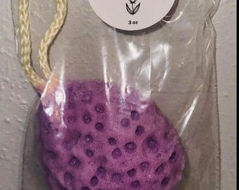 Esponjas exfoliantes hechas a mano con jabón, impregnadas con 2 jabones.