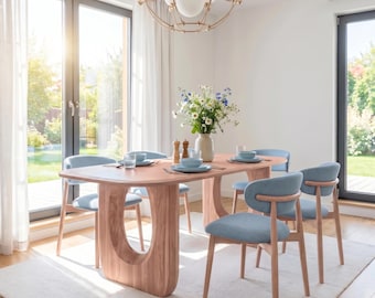 Mesa de comedor a medida de roble claro, muebles de madera maciza.