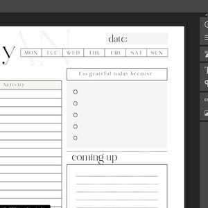 Peut inclure: Un mod&egrave;le de planificateur quotidien num&eacute;rique affich&eacute; dans un logiciel de conception, pr&eacute;sentant une mise en page en noir et blanc avec un emploi du temps, un champ de date, une section de gratitude avec des cases &agrave; cocher et une section &agrave; venir.