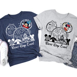 Puede incluir: Un letrero de madera r&uacute;stico con el texto "Welcome to our home" en letras blancas. El letrero presenta un acabado envejecido y un dise&ntilde;o simple y acogedor, perfecto para la decoraci&oacute;n de la entrada.