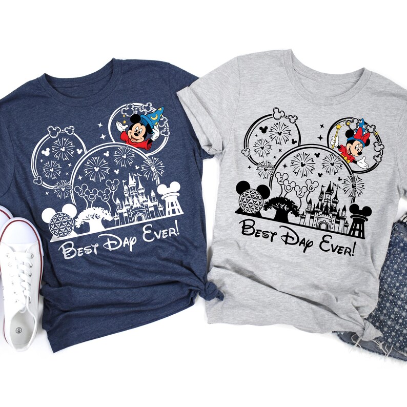 Puede incluir: Un letrero de madera r&uacute;stico con el texto "Welcome to our home" en letras blancas. El letrero presenta un acabado envejecido y un dise&ntilde;o simple y acogedor, perfecto para la decoraci&oacute;n de la entrada.