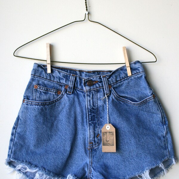 Waist 27" High Waisted Levi Shorts