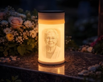 Personalisiertes Grablicht mit Foto | Solar Gedenklicht für Grab | Individuelle Erinnerungslampe