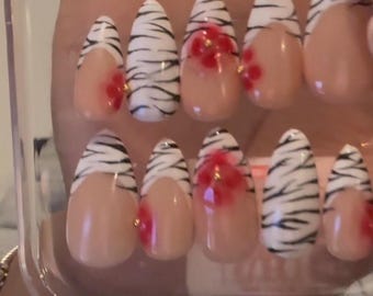 Zebra print nails