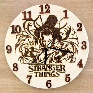 DEZUNTU Cadeaux de Coiffeur personnalisés Horloge Murale en Bois Nom personnalisé Horloge d'Art Mural Amusant Salon de Coiffure Horloge Murale Décor Cadeau pour Coiffeur