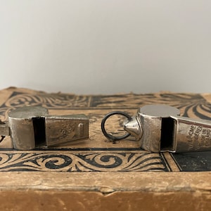 Sifflet Vintage Acme Thunderer En Métal – Fabriqué En Angleterre