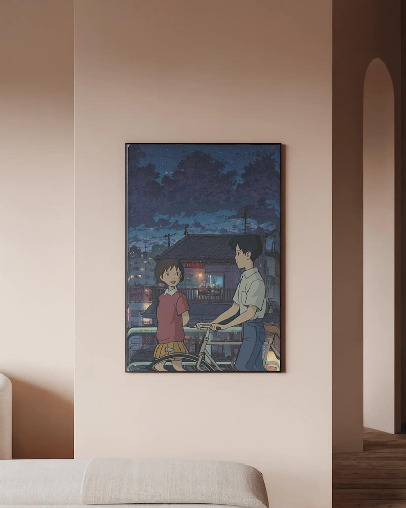 Pode incluir: Obra de arte em estilo anime retratando dois personagens em uma varanda com uma bicicleta. A cena se passa ao entardecer, com um c&eacute;u azul escuro e luzes da cidade ao fundo. Os personagens usam roupas casuais.