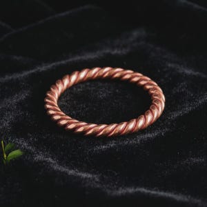Massivt ringband i 100 % koppar, ren kopparring för kvinnor, elegant stapelring, statementsmycken, handgjord present till henne