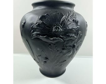Antik Art Deco-glasvas i svart satin med vallmoblommor från 1920-talet, Tiffin, 20 cm