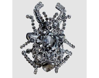 NEW Simply Vera Vera Wang Large Statement Crystal Stretch Spider Bug Ring