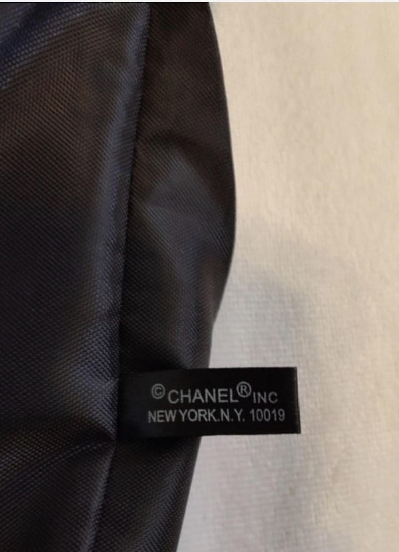 Bolso tote grande de lona Chanel GWP con correa tejida dorada imagen 4