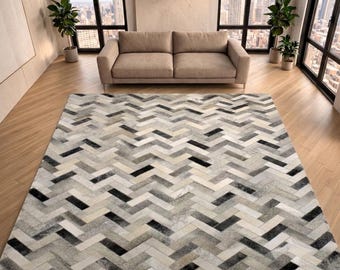 Natural Cowhide Ivory Grey Herringbone Patchwork Rug
