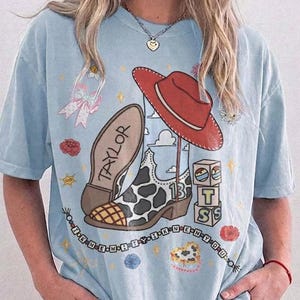Retro I Knew It I Knew You Comfort Colors® Shirt, TS & Toy Story 5 Friendship Shirt, Woody Buzz Lightyear, Disneyland Toy Story Family Trip immagine 1