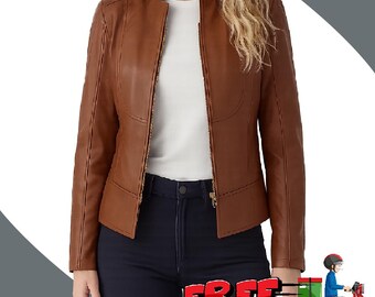 Chaqueta de cuero marrón estilo motero para mujer. Conjunto de motociclista para mujer.