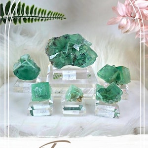 Grüner Fluorit Specimen auf Sockel